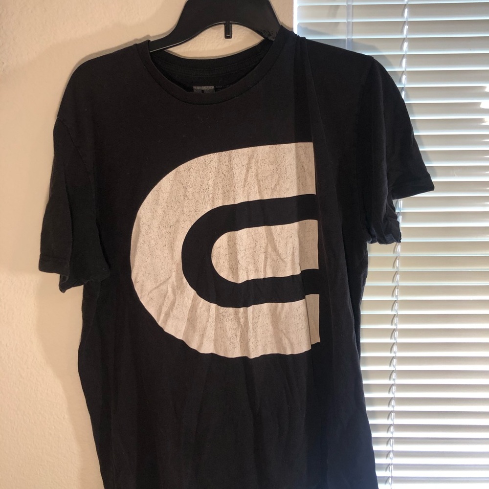 Lecrae Large black and white 116 black shirt.